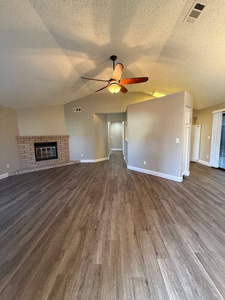 4700 Wetherby Ct - Photo 4 of 32