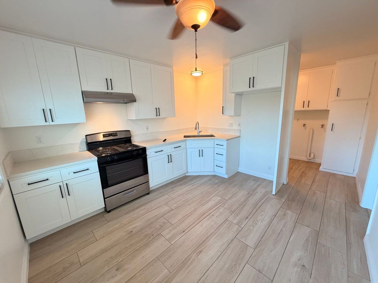 1845 S Grand Ave #2 - Photo 6 of 21