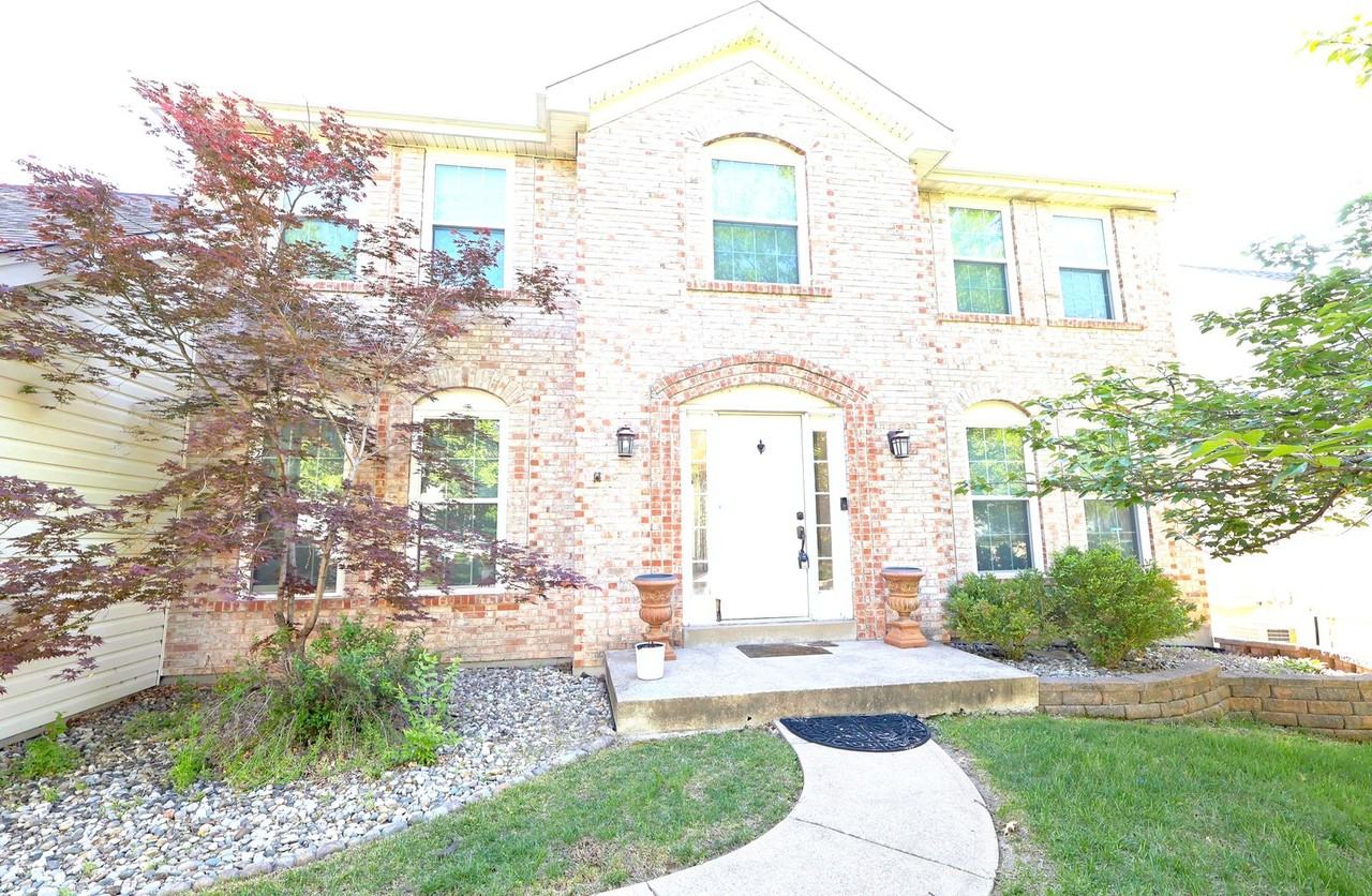 240 Lehigh Meadows Dr - Photo 2 of 50