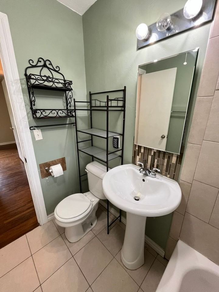 6817 Nw 55th St - Photo 3 of 13