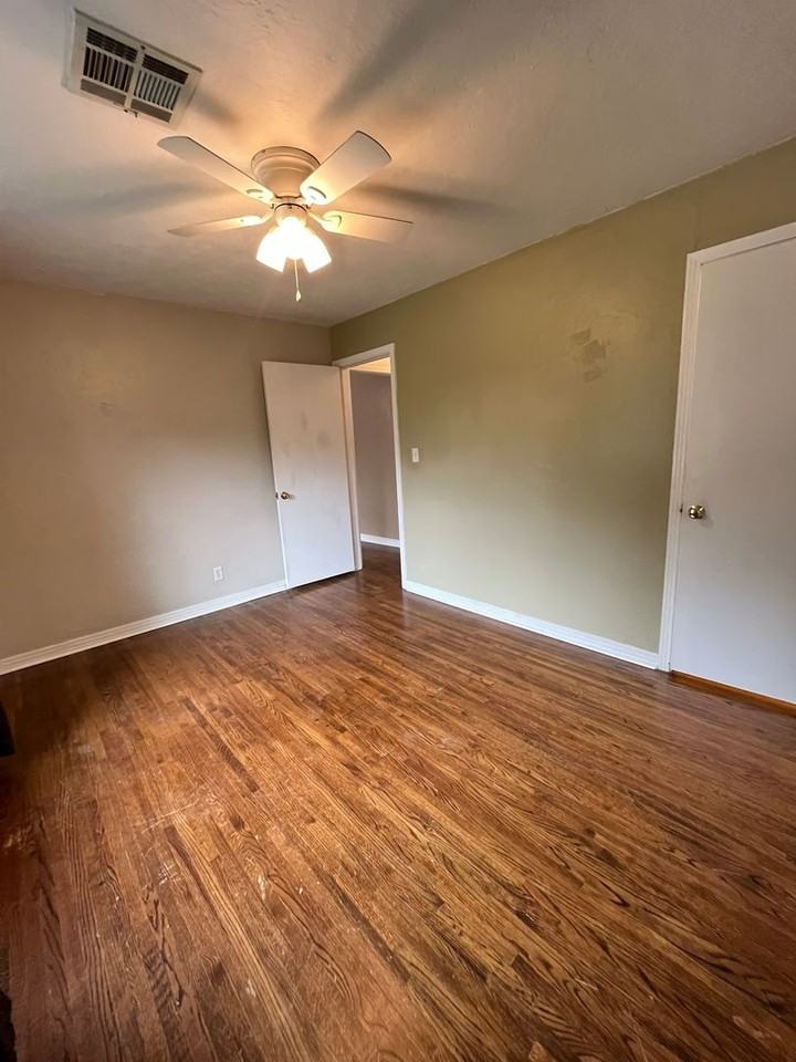 6817 Nw 55th St - Photo 7 of 13