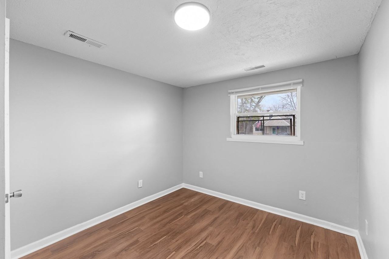 2707 Woodland Ave - Photo 3 of 32