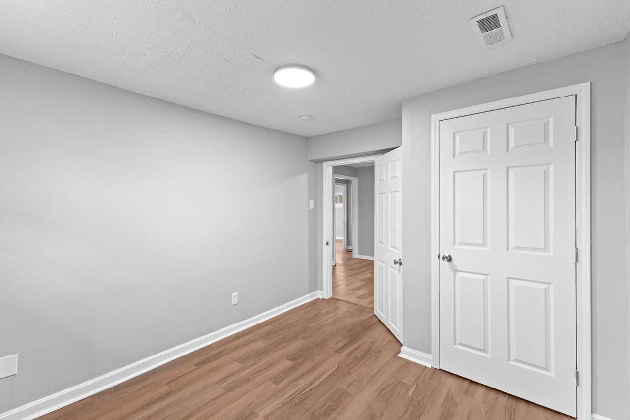 2707 Woodland Ave - Photo 4 of 32