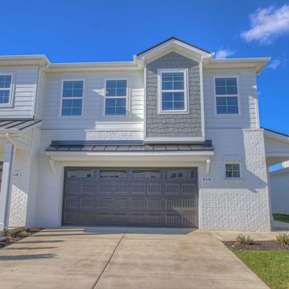 4326 Spyglass Dr - Photo 3 of 40