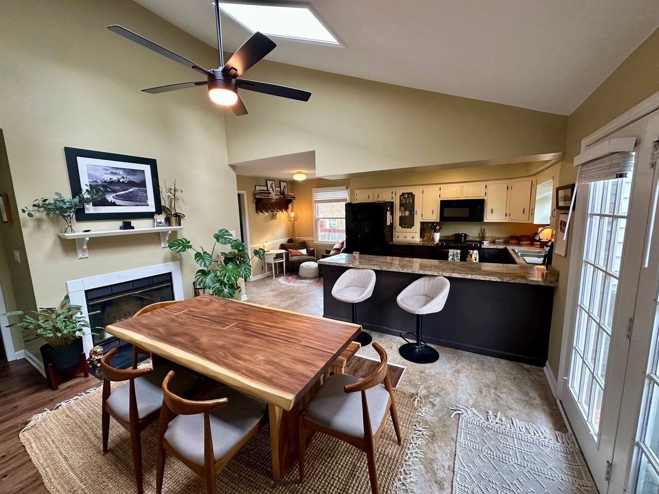 1205 Woodbridge Dr - Photo 5 of 21