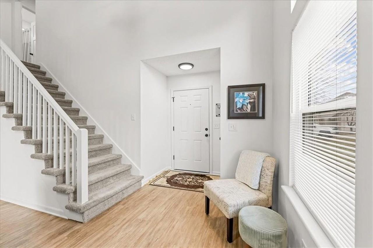 10710 W 115th St - Photo 4 of 27