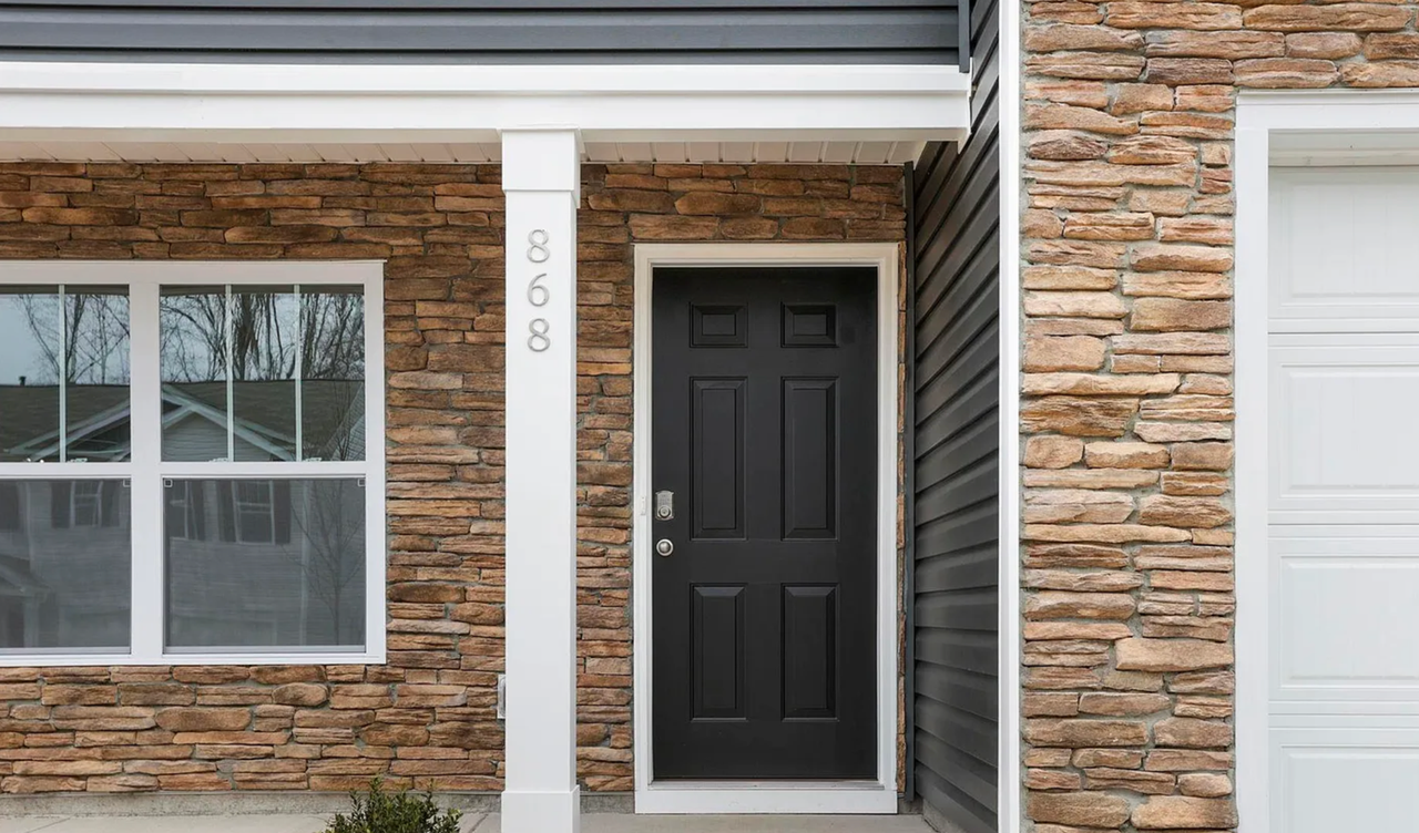 868 Wolverine Ln - Photo 2 of 33