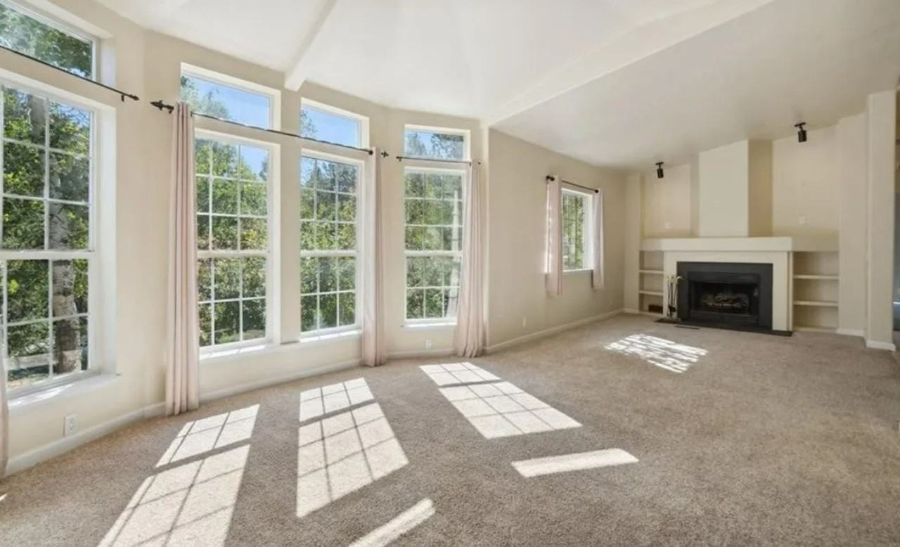 370 Virginia Ave - Photo 5 of 10