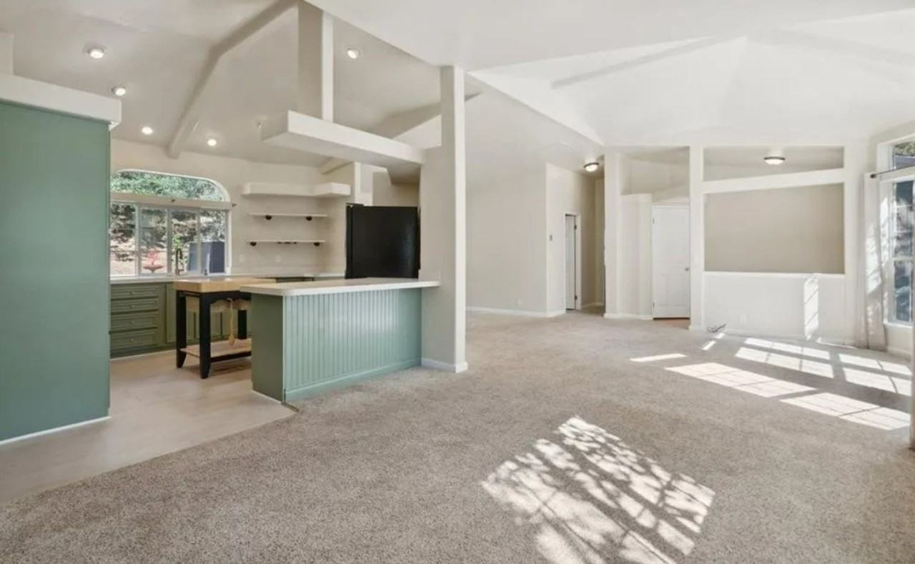 370 Virginia Ave - Photo 6 of 10