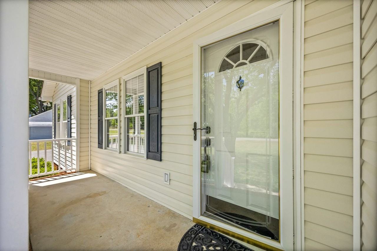 425 Griggs Rd - Photo 2 of 29