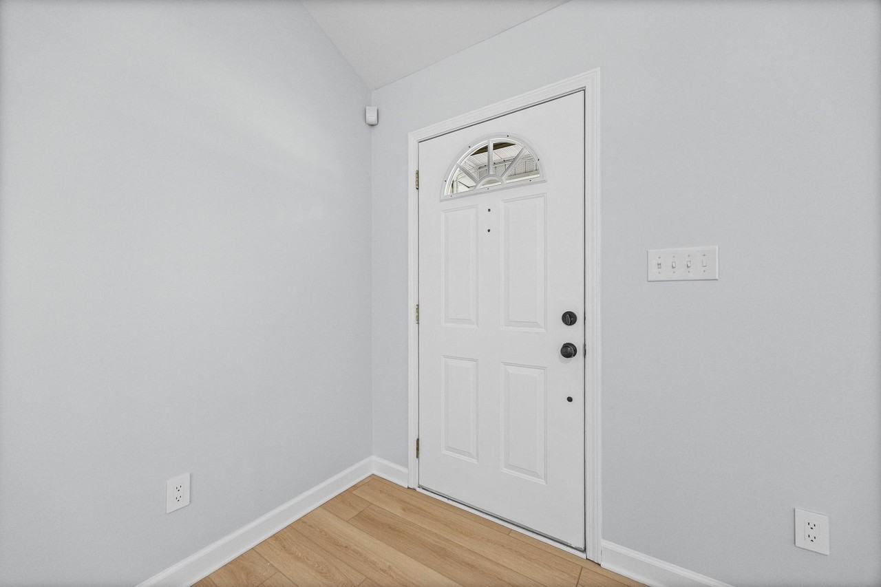 425 Griggs Rd - Photo 3 of 29