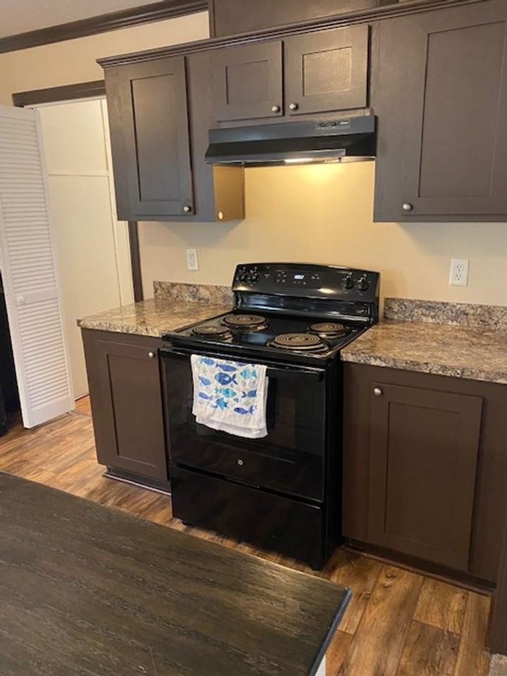 9953 Lee Road 240 - Photo 6 of 15