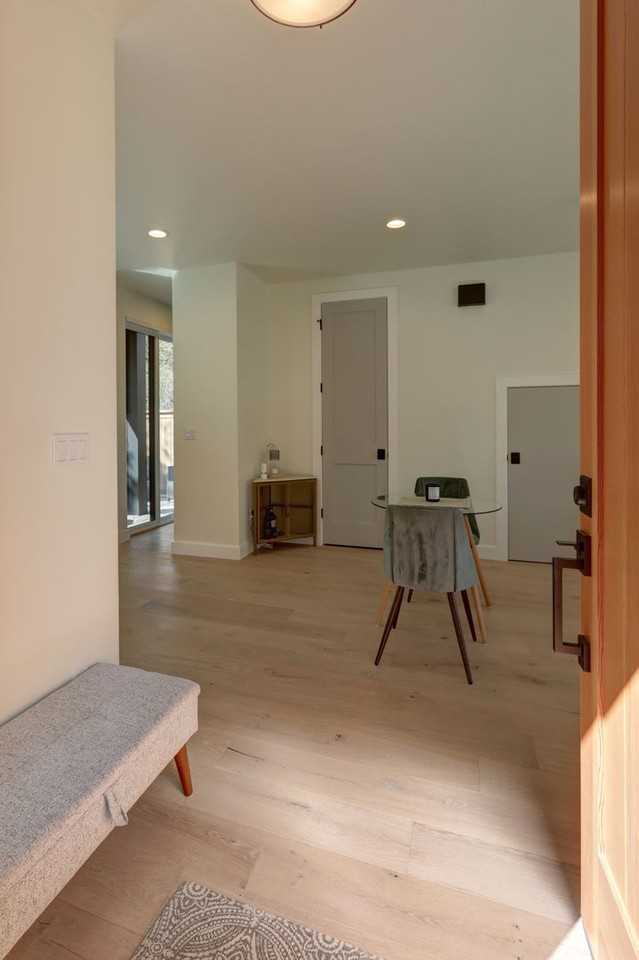 10919 Ne 59th St - Photo 4 of 20