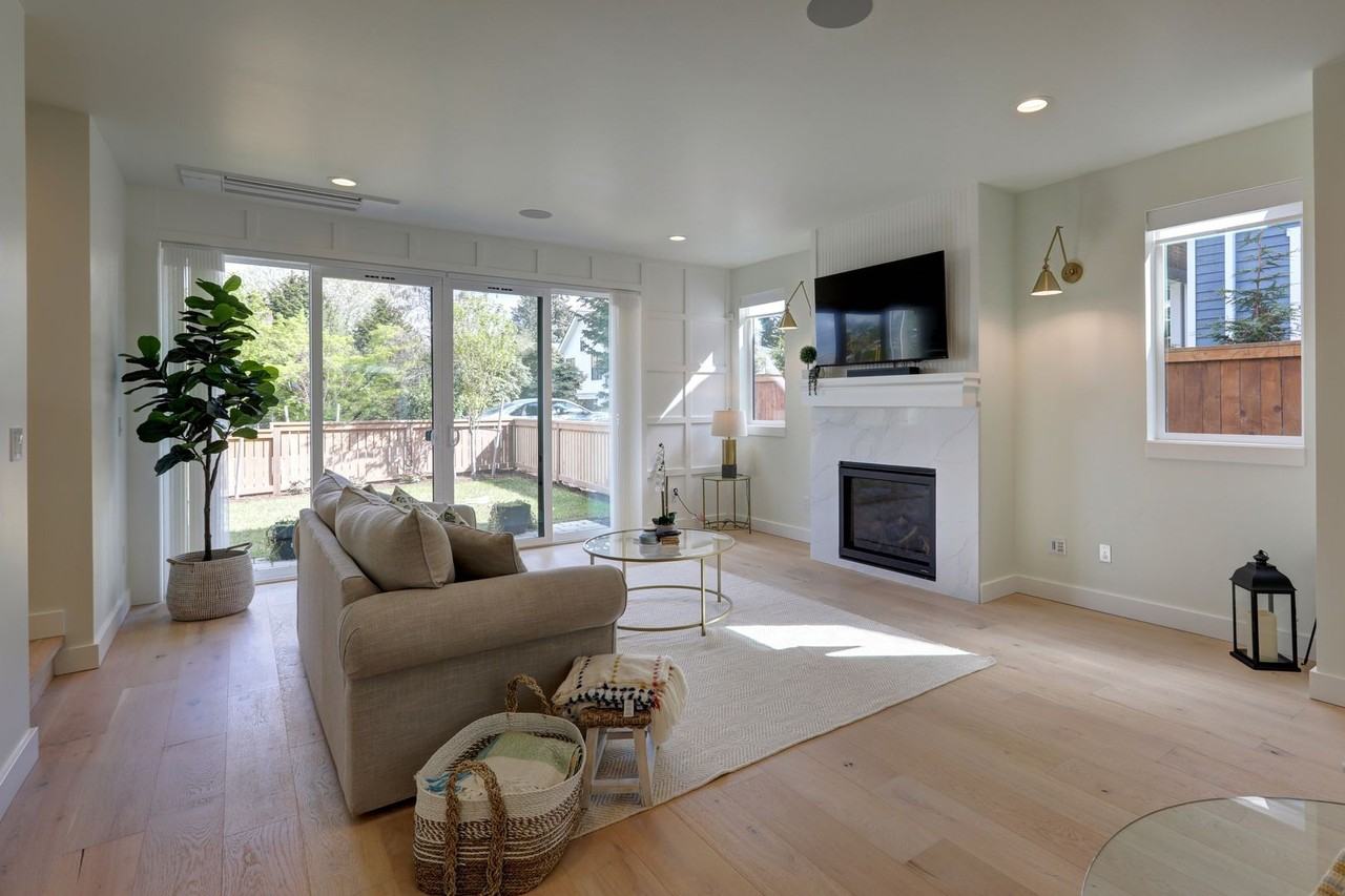 10919 Ne 59th St - Photo 5 of 20