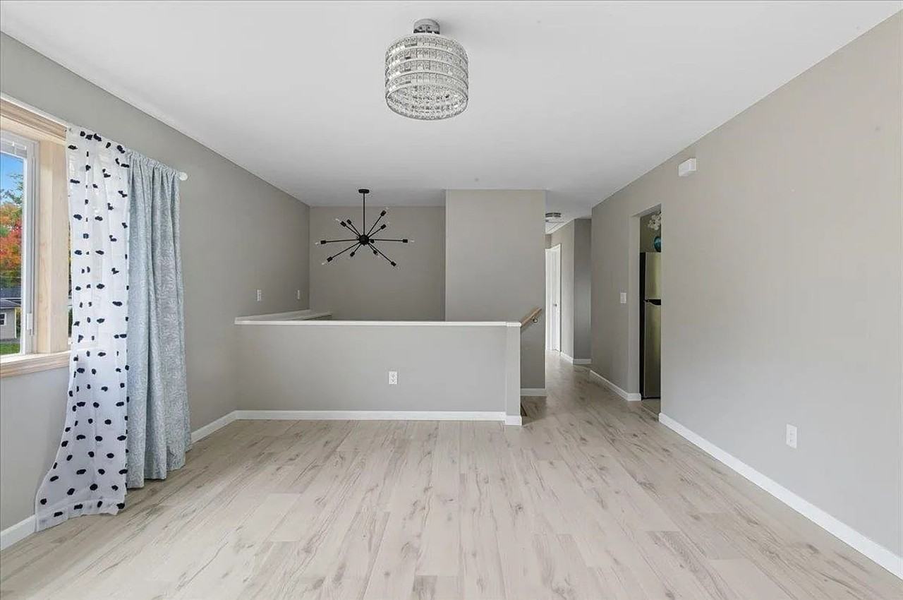 89 Oakwood Dr - Photo 4 of 25