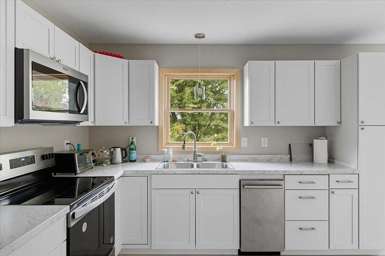 89 Oakwood Dr - Photo 3 of 28