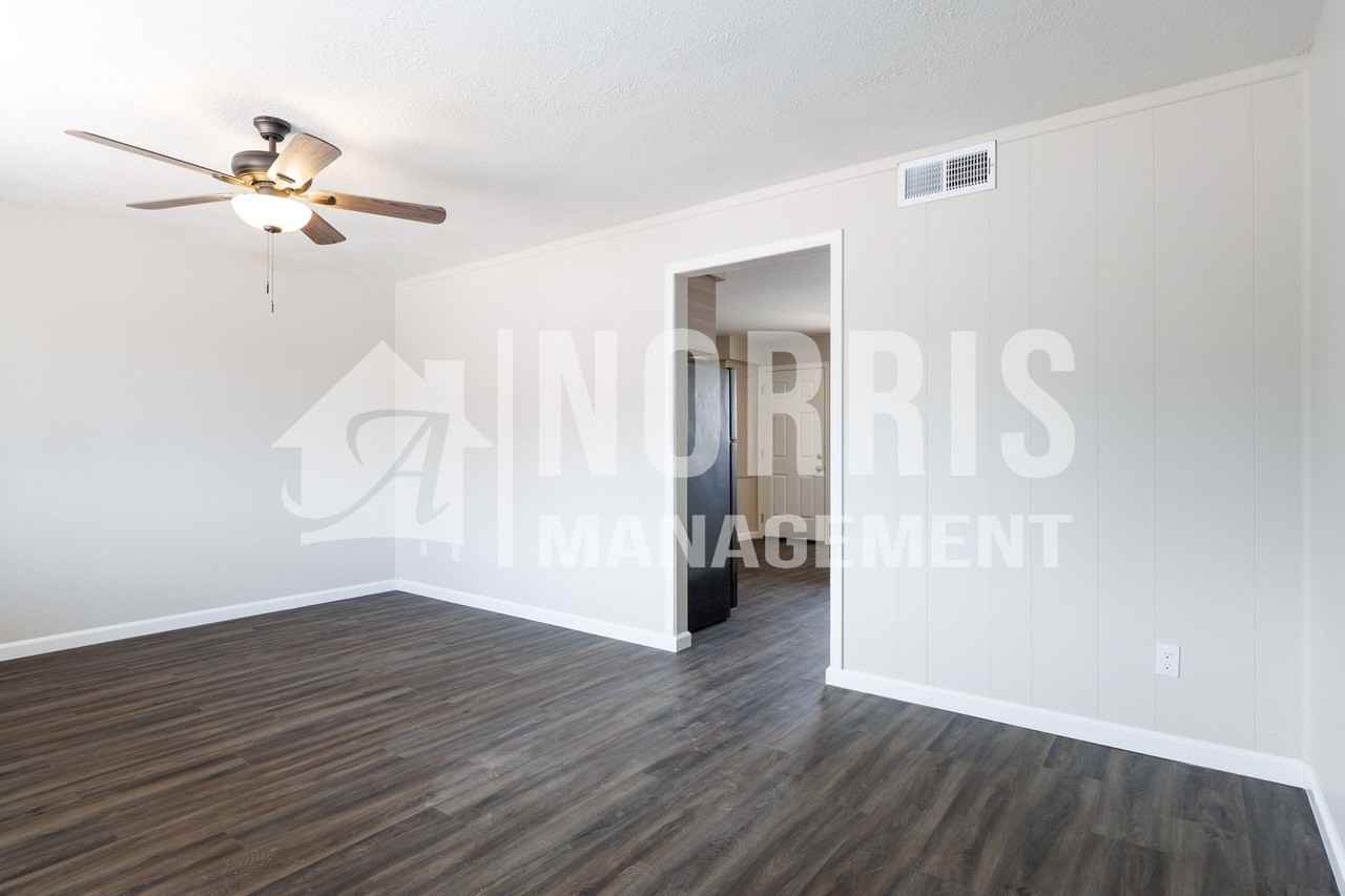 803 N Park Ave - Photo 6 of 24