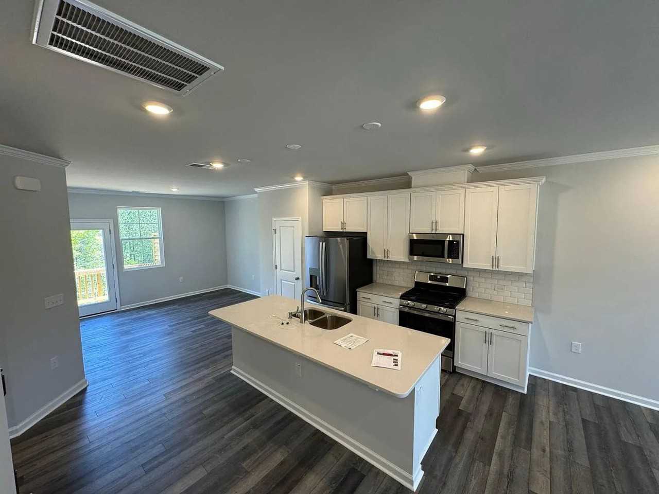 368 Devon Cliffs Dr - Photo 3 of 36