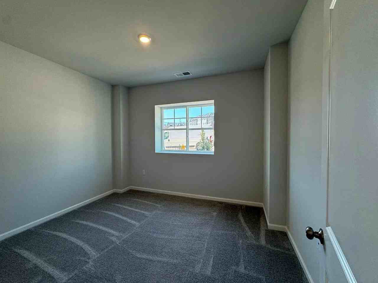 368 Devon Cliffs Dr - Photo 7 of 36