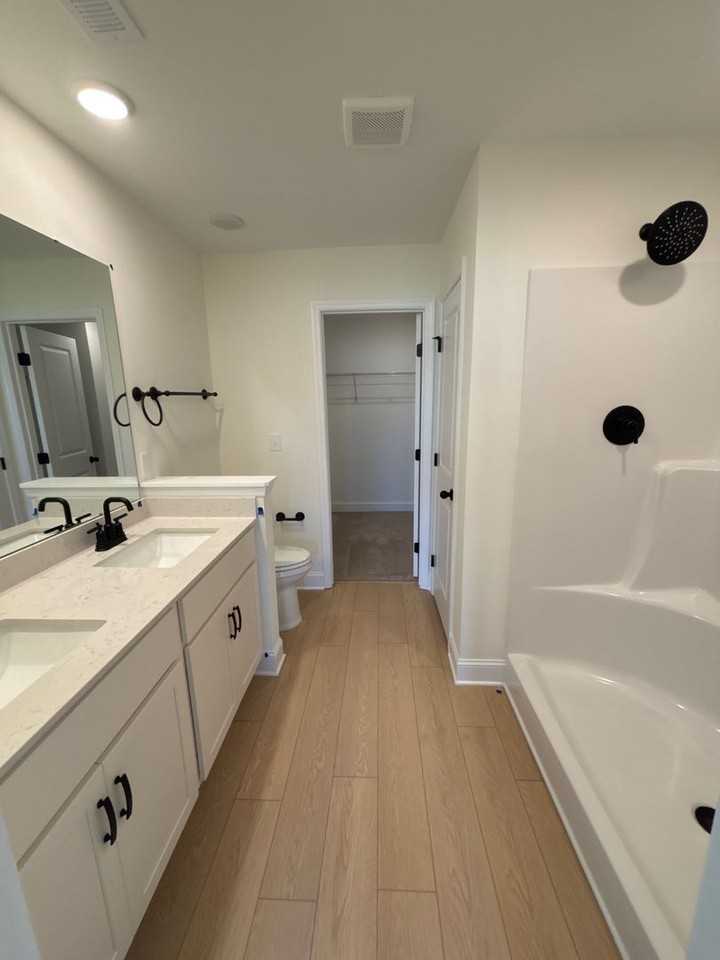 122 Luxor Ave - Photo 7 of 8