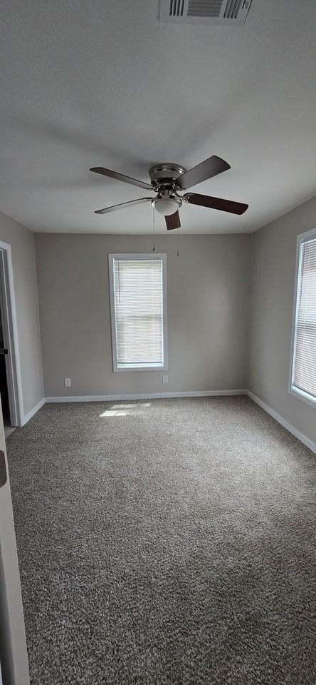 2020 Agnes St - Photo 4 of 8