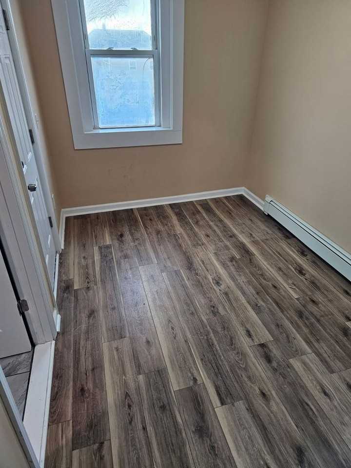 58 S Main St - Photo 4 of 5