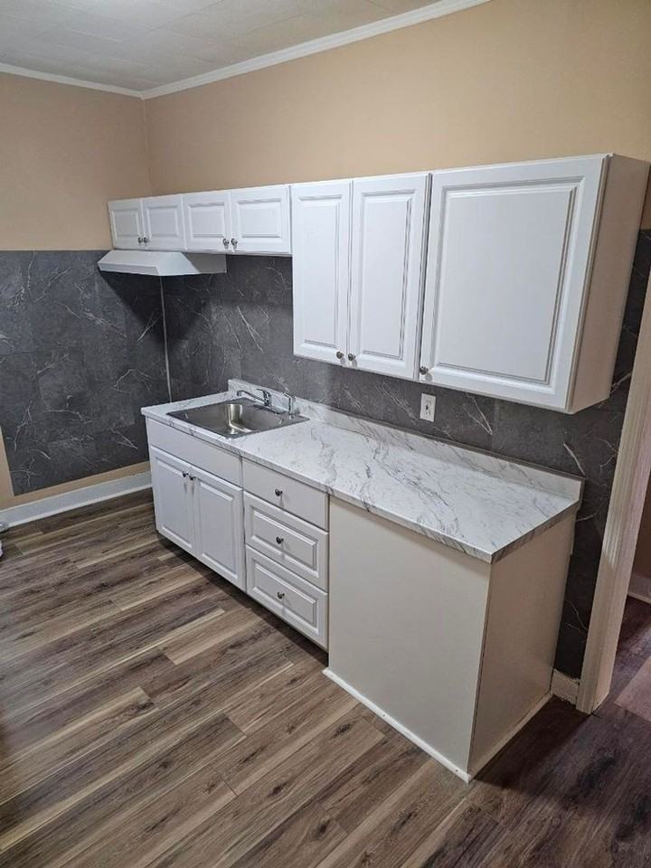 58 S Main St - Photo 4 of 10