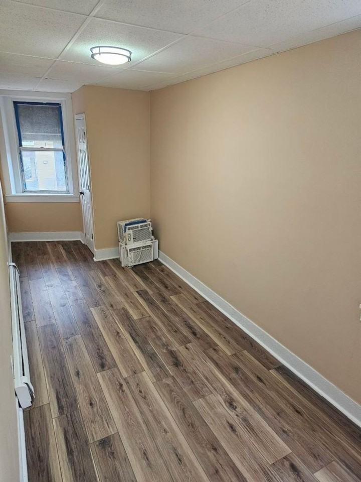 58 S Main St - Photo 3 of 10