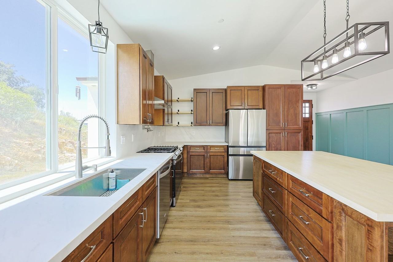 26143 Sky Dr - Photo 4 of 35