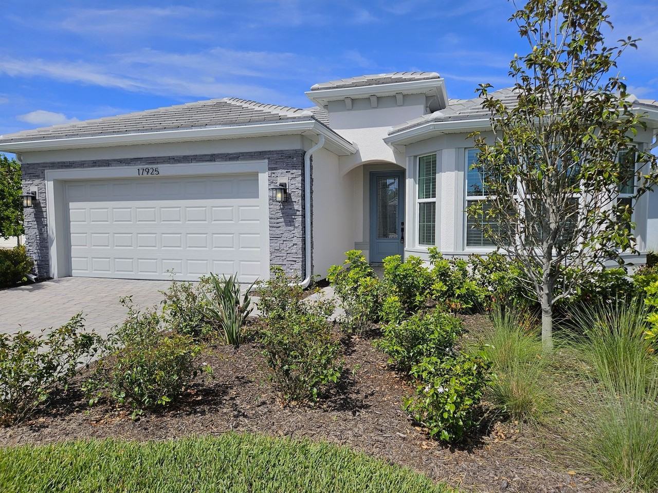 17925 Nadine Pl - Photo 3 of 37