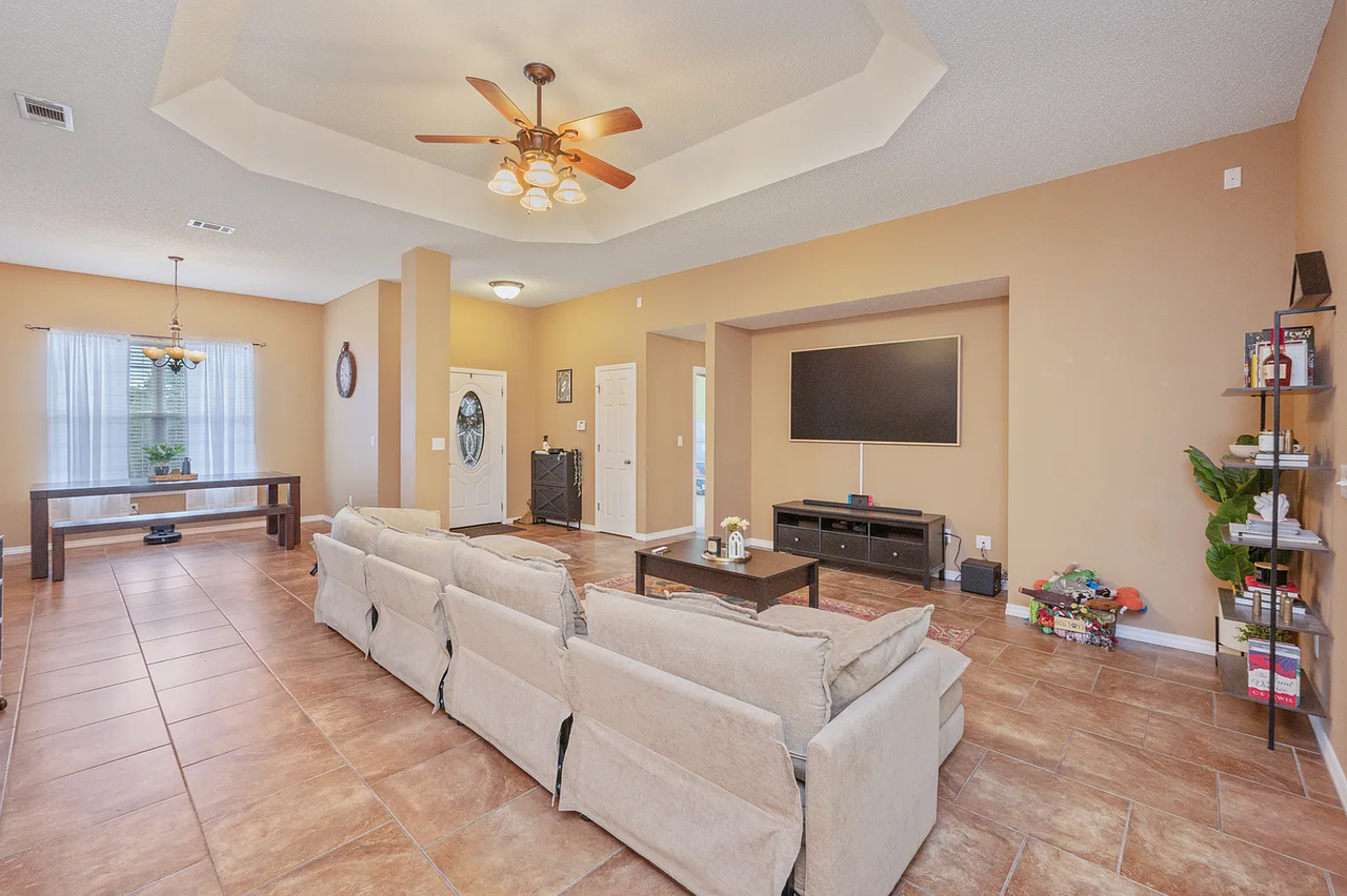 109 Tranquility Dr - Photo 6 of 38