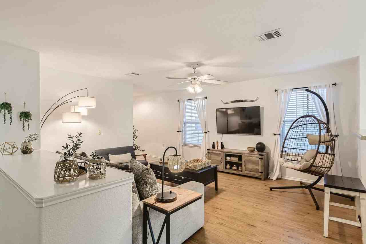 7012 Encanto Trl - Photo 6 of 22