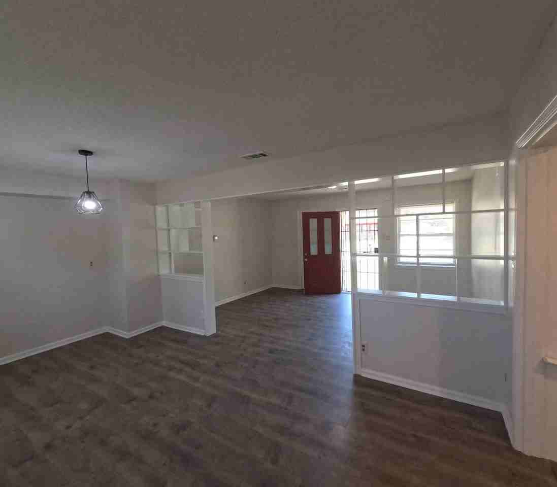 4177 Coventry Dr - Photo 5 of 19