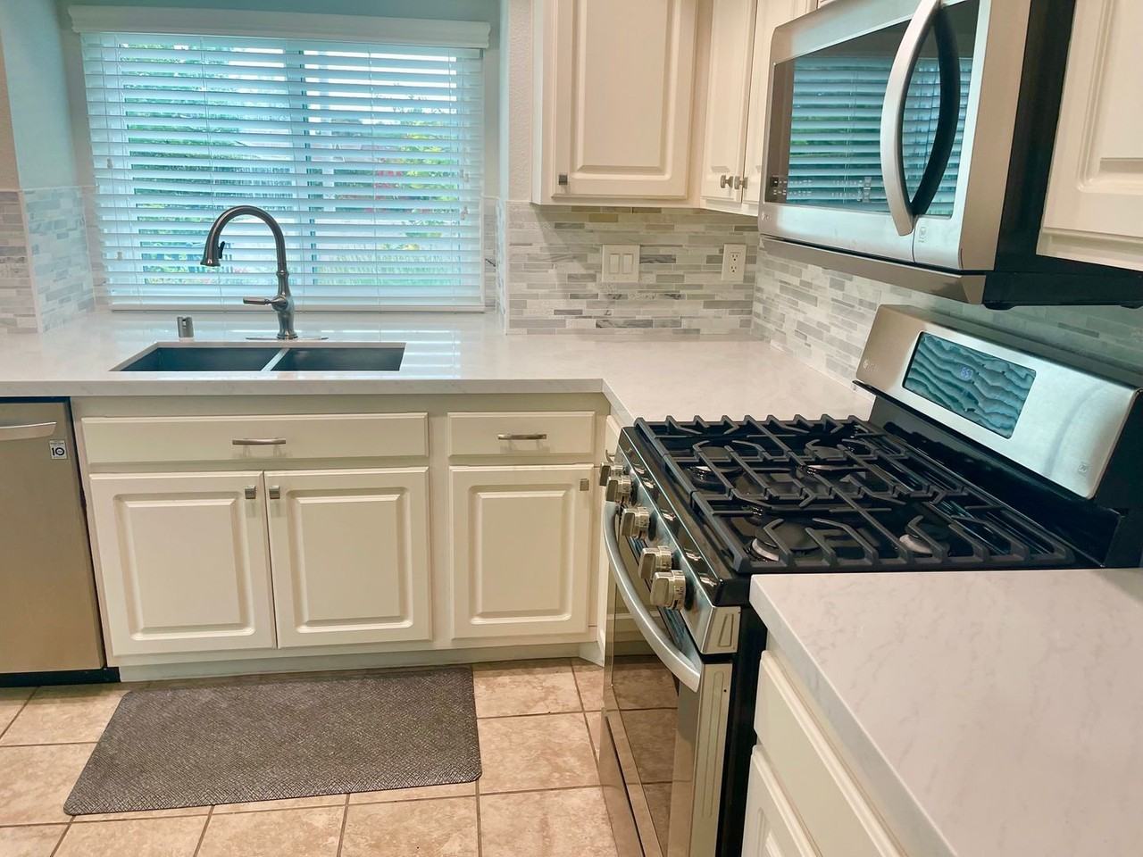 1689 El Rancho Verde - Photo 2 of 12