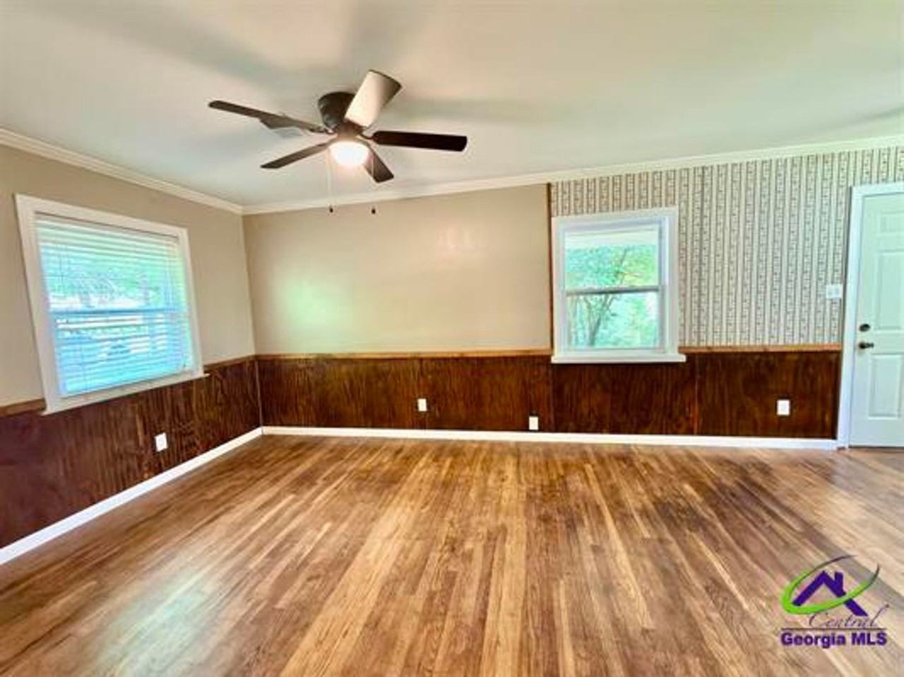 111 Marilyn Dr - Photo 4 of 24