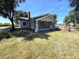 featured image of 16811 W Walnut Ave