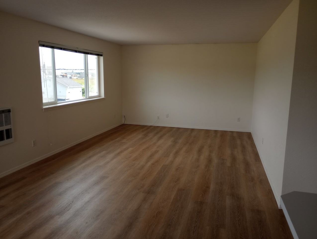 4421 Sucia Dr - Photo 4 of 9