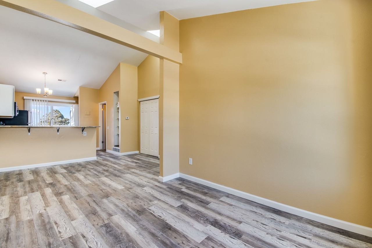 16934 E Whitaker Dr - Photo 5 of 10