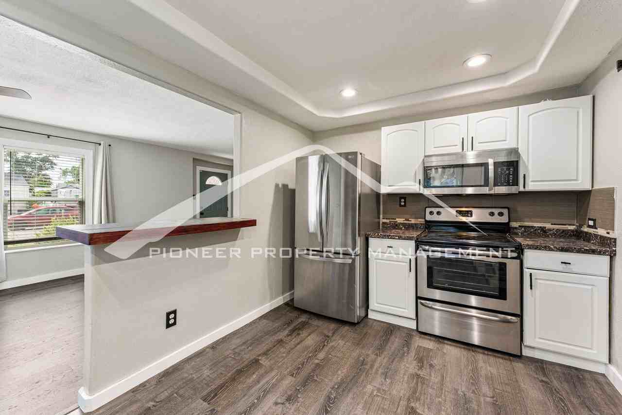 1735 W Burlington Pl - Photo 6 of 14