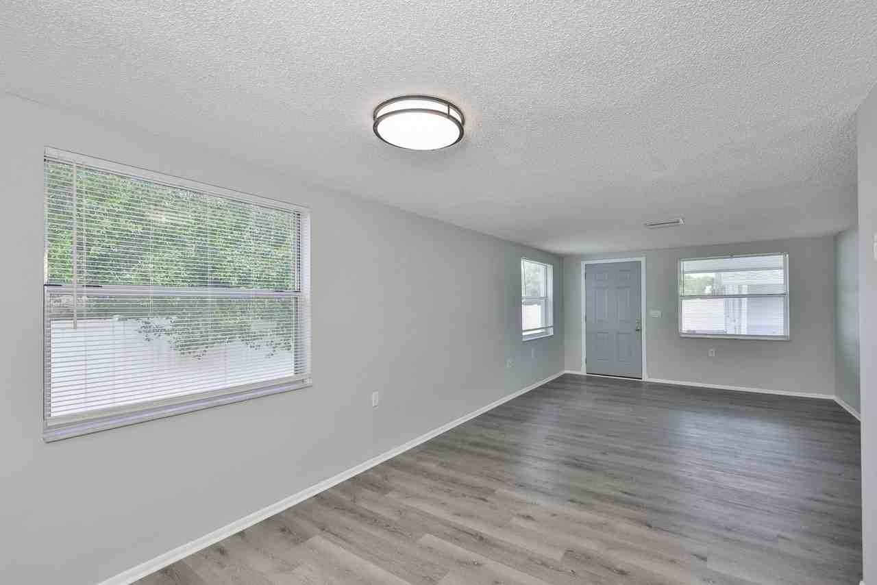 5637 Golden Nugget Dr - Photo 5 of 32