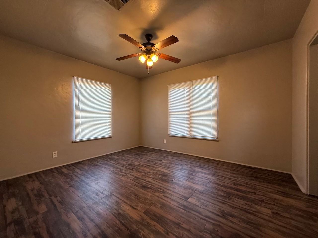 700 Philippine St - Photo 4 of 23