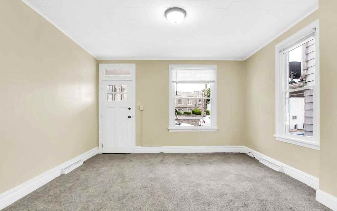 2728 Penbrook Ave - Photo 4 of 24