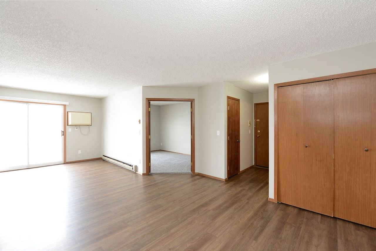 3211 15th Ave S Apt A - Photo 4 of 13