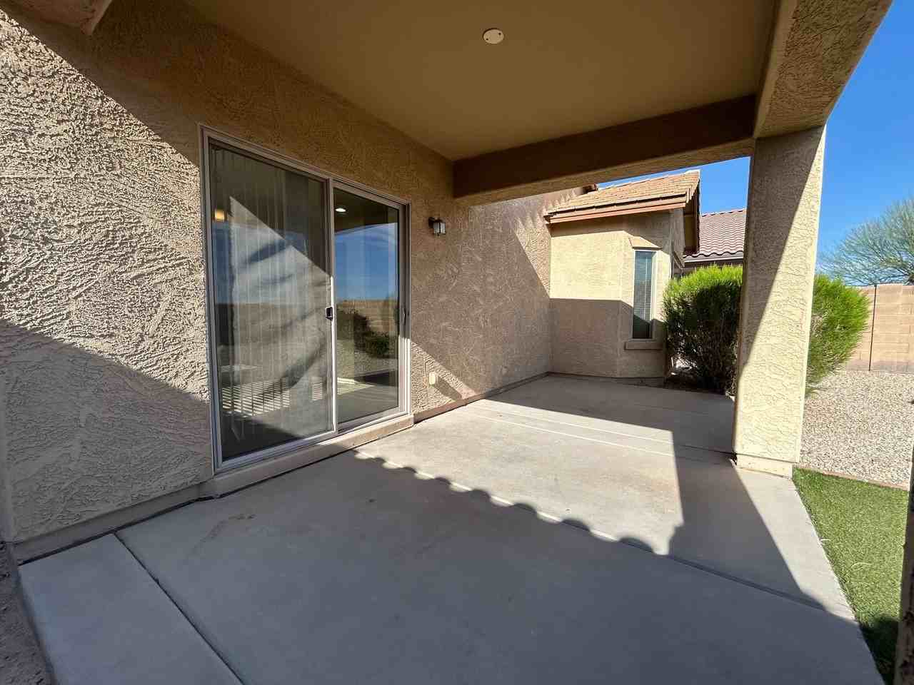 7635 W Springfield Way - Photo 5 of 32