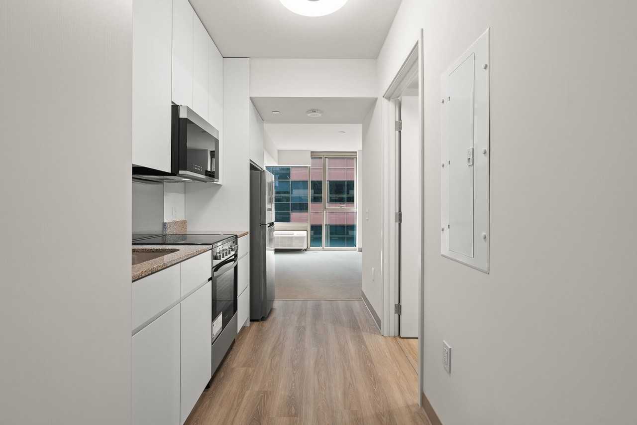 1390 Kapiolani Blvd #1304 - Photo 2 of 5