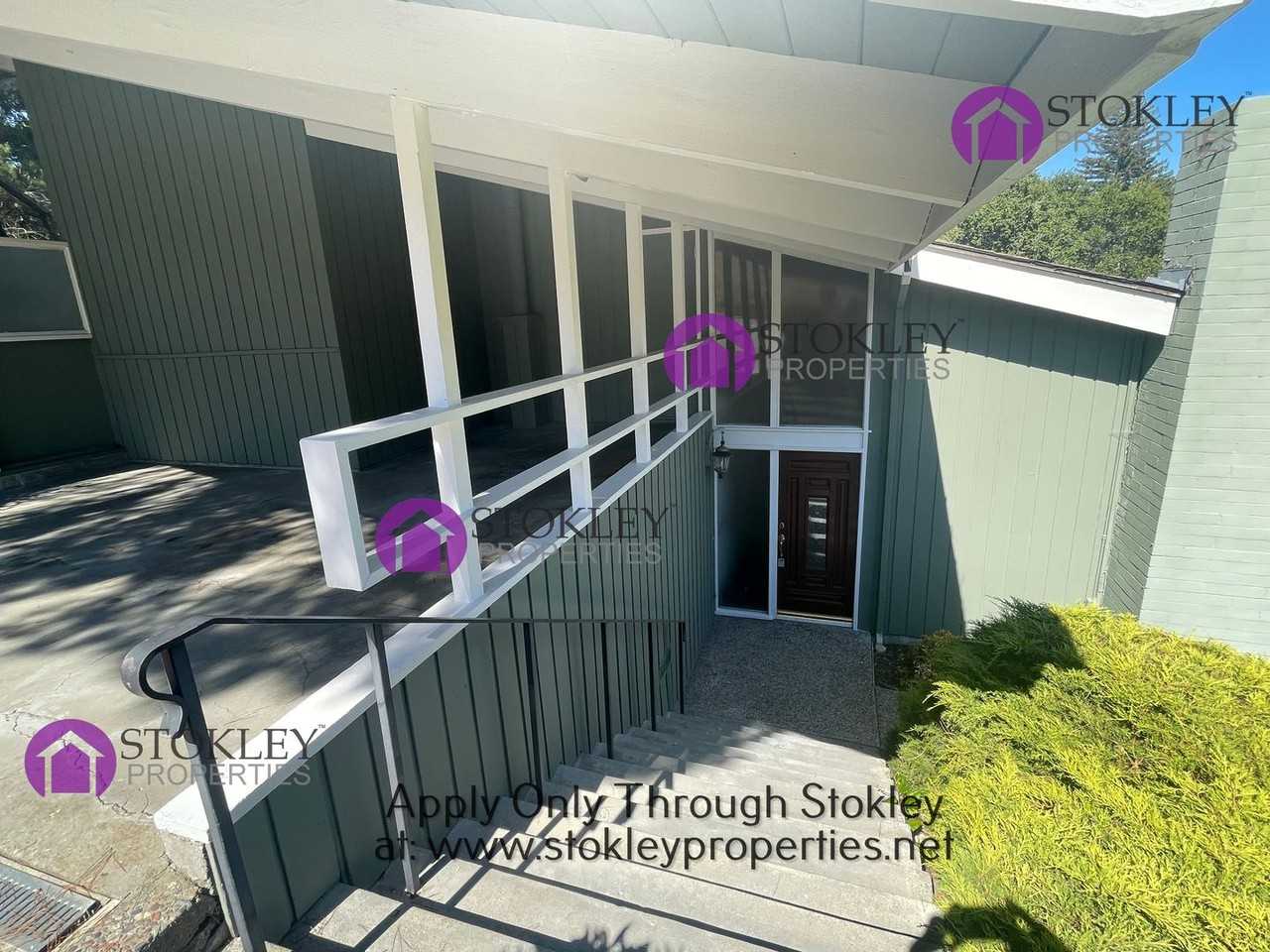 137 Donna Maria Way - Photo 2 of 29