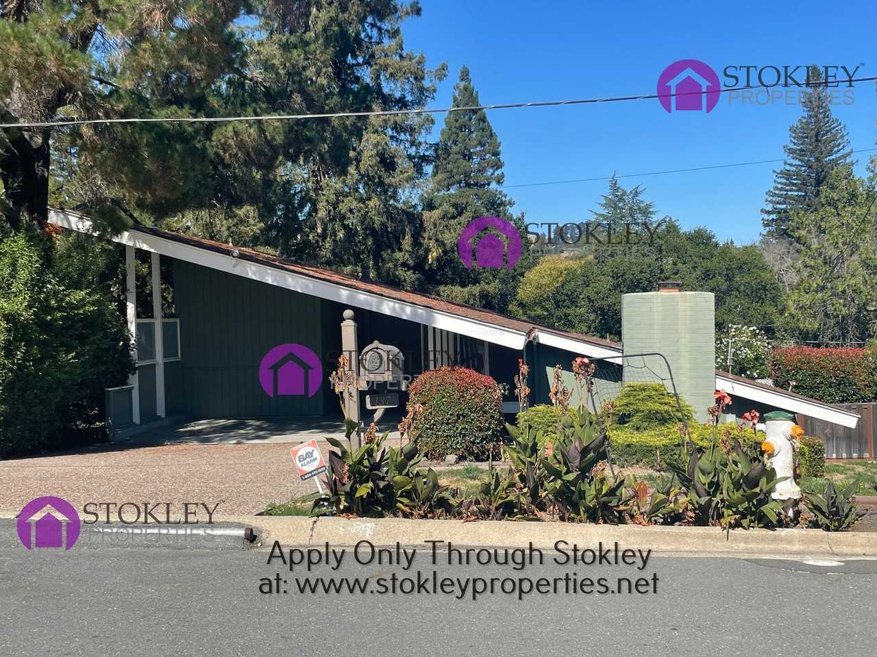 137 Donna Maria Way - Photo 4 of 29