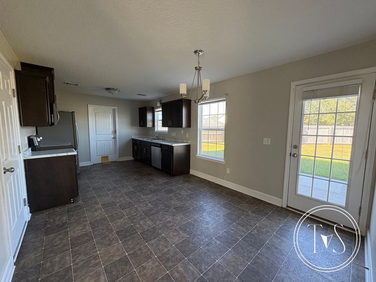 644 Piedmont Ave - Photo 6 of 21