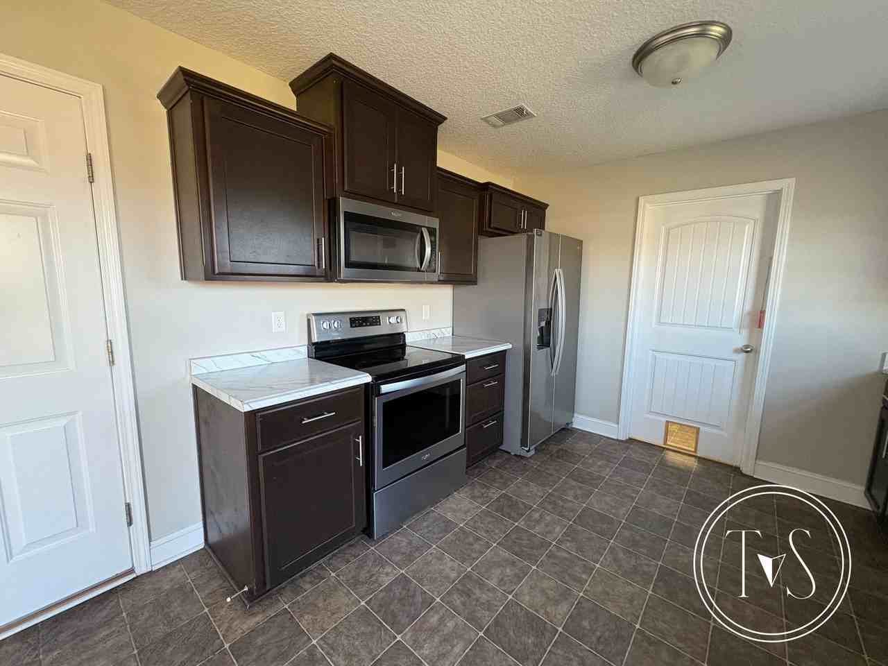 644 Piedmont Ave - Photo 7 of 21