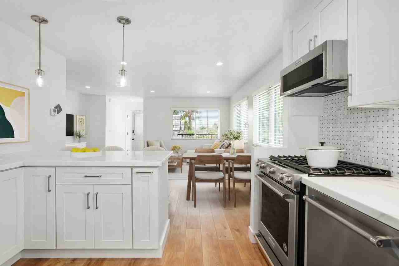 320 Catalina Dr - Photo 4 of 27